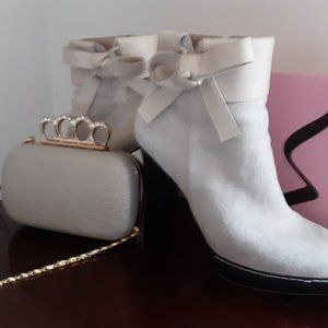 SHOES - Creamy Swade Ankle Boot by Nina with a side bow